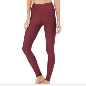 Alo Airlift Leggings in Berry
